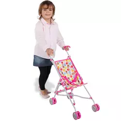 Usa un deambulatore come passeggino per bambole giocattolo